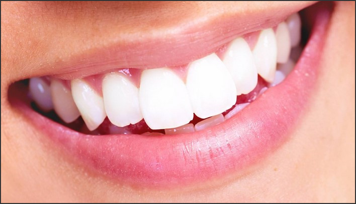 How to Make Your Teeth White: DIY Teeth Whitening Tips and Methods